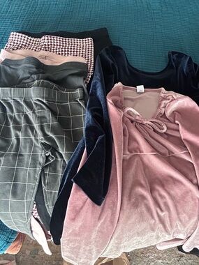 Girls Size 8-10 M Clothing Bundle: shorts, leggings, dresses